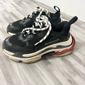 Balenciaga Triple S Low top sneakers